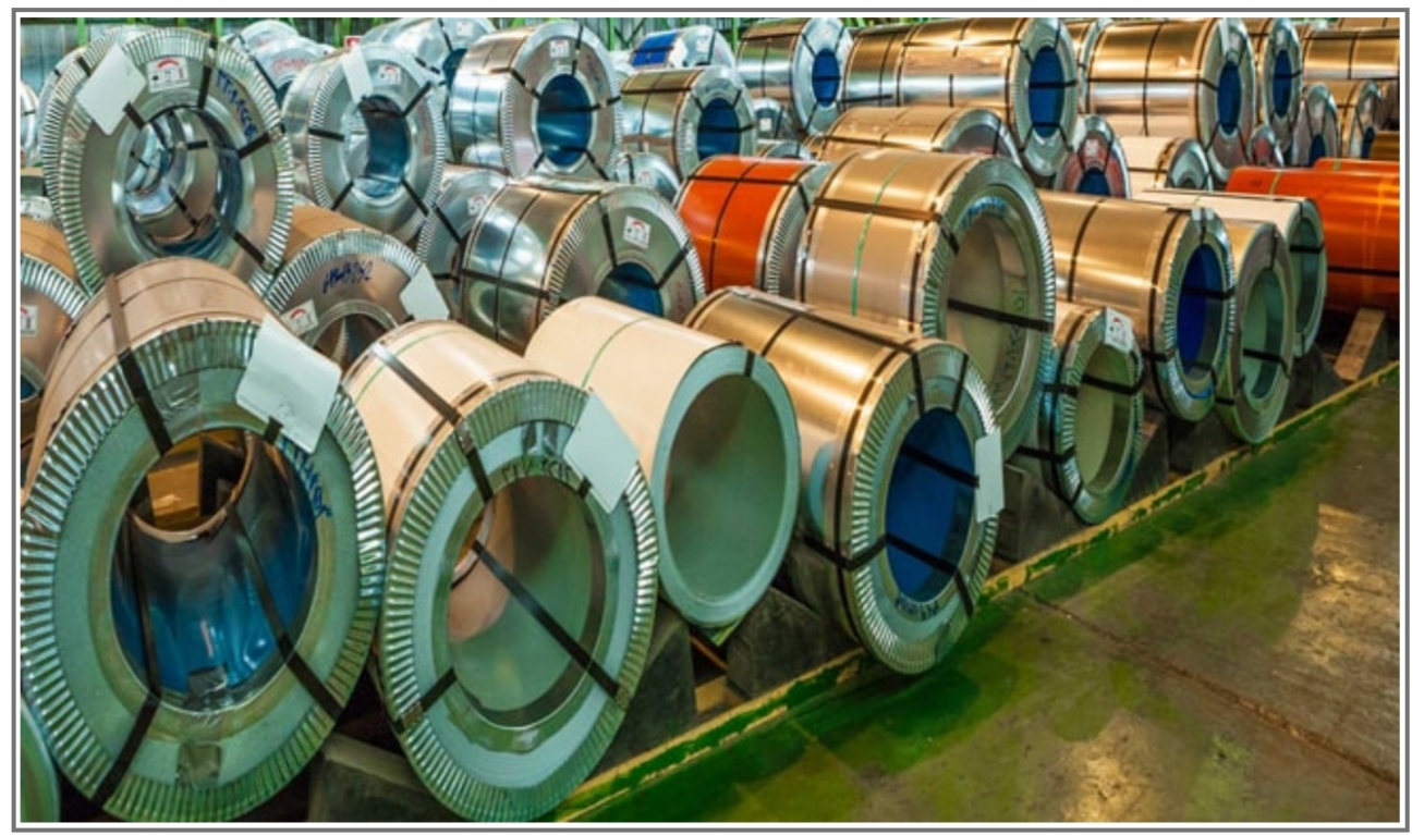 در این تصویر نمایی از ورقهای تولیدی کارخانه فولاد مبارکه اصفهان را مشاهده میکنید.